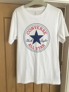 Jungen weißes Converse T-Shirt mit blauer und roter Schrift Gr. M. 10/12 Jahre - Bild 1 von 4