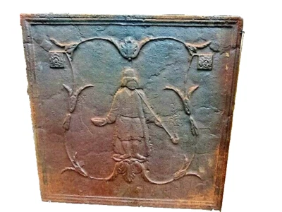 Plaque ancienne de cheminée  haut 48 larg 48.5 prof 2 cm - Photo 1/4