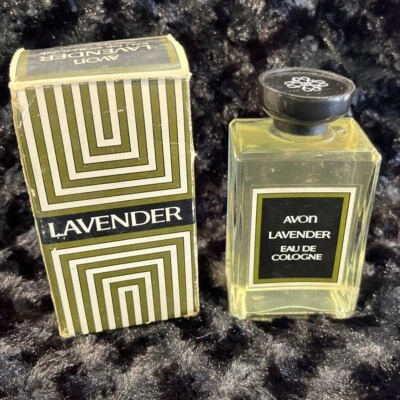 Eau De Cologne Avon LAVENDER De Colección Muy Raro 4 Fl OZ NUEVO EN CAJA NUEVO EN CAJA Foto 1 de 4