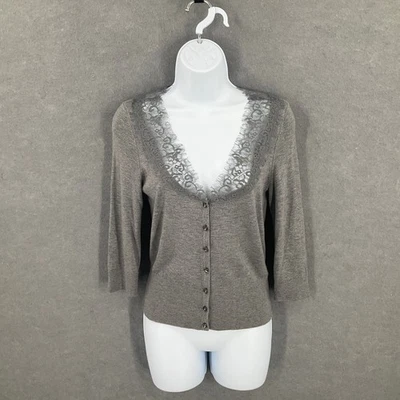 Cárdigan WHBM Talla S Gris Borde de Encaje Manga 3/4 Talla S Femenino Romántico Foto 1 de 4