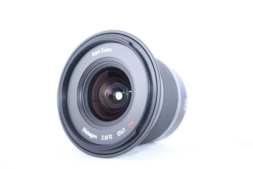 Zeiss Carl Zeiss Distagon 12mm F2.8 Sony E Mount Fully Working Excellent Conditi - Image 1 of 4