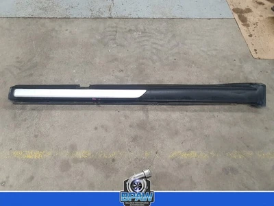 Holden VZ Adventra RH sideskirt - image 1 of 4