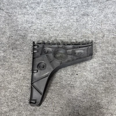 🔶2012-2018 AUDI A7 QUATTRO PARACHOQUES TRASERO IZQUIERDO SOPORTE GUÍA EXTERIOR OEM Foto 1 de 4