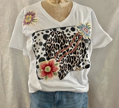 Nueva Camiseta Blanca Reciclada BOHO Apliques Leopardo Corazón Flores Mujer Talla Grande Foto 1 de 4