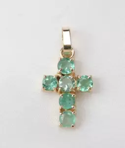 Ciondolo Croce Smeraldo Colombiano 0,60 Cts Oro Giallo 18K Gioielli Pregiati Muzo Miniere - Foto 1 di 14