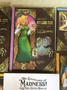 Girl Genius Hardcover Graphic Novel Vol 1 - Brand New! - Foto 1 di 4