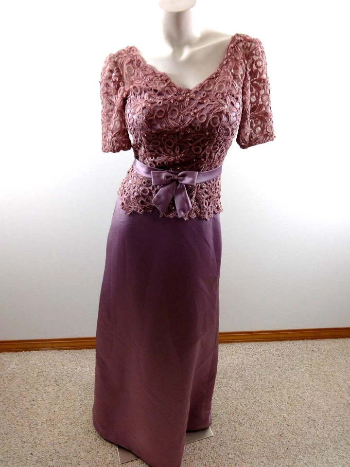 美丽女式紫色蕾丝和缎面正装礼服 4 码 — 第 1/1 张图片