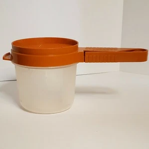 TUPPERWARE SIFTER STRAINER FLOUR ORANGE 2 CUP - Picture 1 of 3