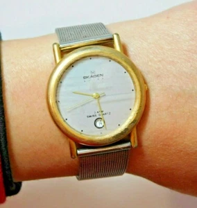 Vintage Skagen Watch Stainless Steel Silver Gold Dial Tone Date WR 30m 3i4 - Picture 1 of 5