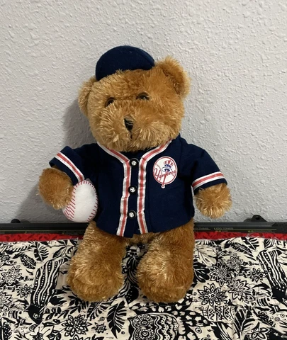 2004 New York Yankees Teddy Bear W/Baseball MLB Good Stuff Plush Cover