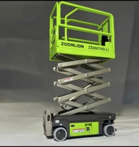 Sollevatore elettrico a forbice Zoomlion ZS0607HD-LI scala 1/25 modellino diecat giocattolo - Foto 1 di 6