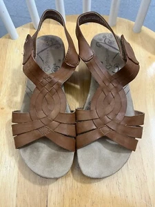 Baretraps Brown Size 7.5 W Women's Sandals Comfort Summer Strap - Picture 1 of 7