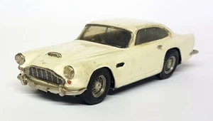 SMTS 1/43 Scale White Metal - H/C Aston Martin DB4 White - Picture 1 of 5