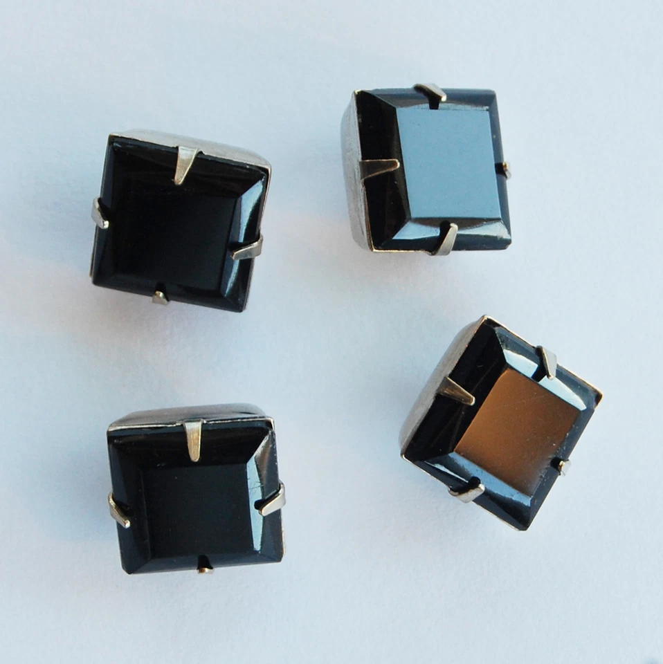 老式方形玻璃纽扣 • 12 毫米 • 银柄 • 多种颜色 — 第 1/1 张图片