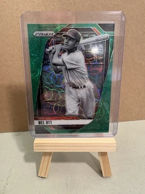 Mira telescópica verde Panini Prizm Mel Ott 2025 Prizm/75 Salón de la Fama Foto 1 de 2