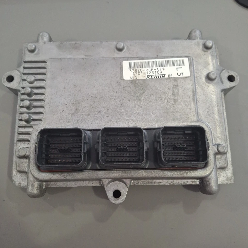 Honda Odyssey 2006 ECU/ECM 37820-RGM-A71 Foto 1 de 4