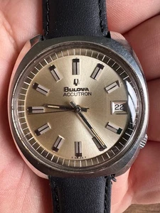 Bulova Accutron 2181F working vintage watch 37 mm 7013, moves forward too quick - Bild 1 von 11