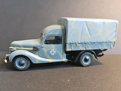 1.43 RENAULT fourgon bâché Bfp  "PRIMAQUATRE" WH front Russe 1941 - Photo 1/4