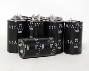 Nippon Chem-con 330V 1050F Capacitor 1 1/8" D x 2" L - Foto 1 di 1