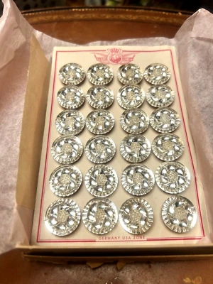 vintage 24 buttons Czechoslovakia 7/8" glass round 1 card xlnt cond - Image 1 of 4