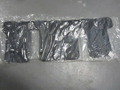 Alfombra de goma de ébano Buick Enclave 2008-2017 tercera fila OEM 19172551 Foto 1 de 3