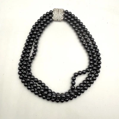 Collar Elizabeth Taylor Avon Midnight Romance Pavo Real Imitación Perla Triple Hilo Foto 1 de 4