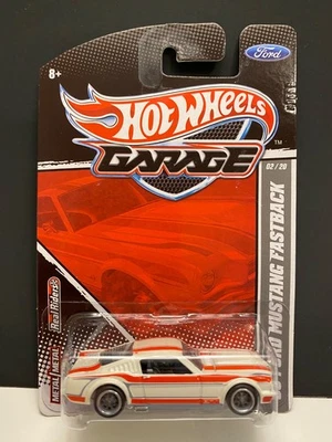 Mustang Fastback Hot Wheels 2011 Garage 65 blanco bonita tarjeta ¡Envío rápido en caja! Foto 1 de 4