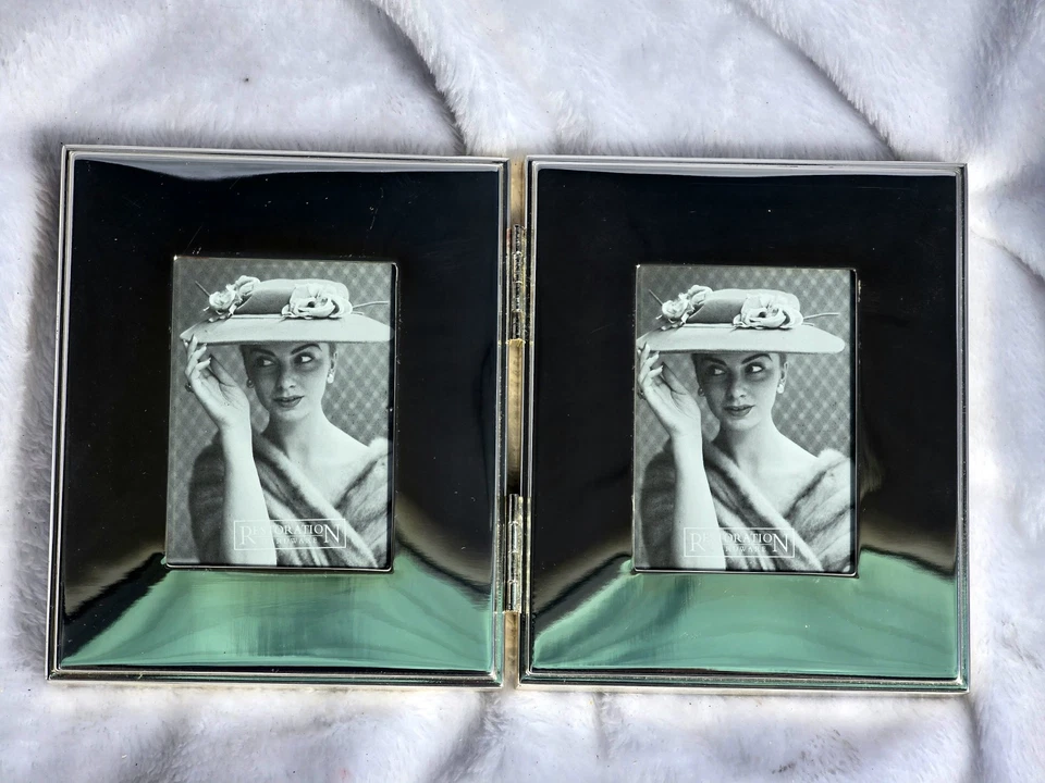 Marco de fotos de herrajes de restauración plateado con bisagras pequeño de 3 pulgadas  Foto 1 de 4