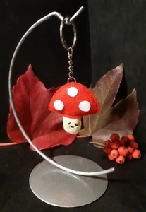 Originelle Schlüsselanhänger aus Filz - Fliegenpilz rot. Handmade - Bild 1 von 3