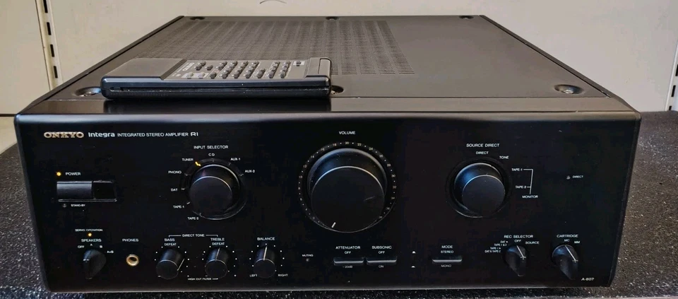 Onkyo A807 Amplificatore stereo hifi con telecomando - Immagine 1 di 4