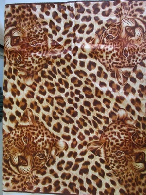 Preciosa bufanda vintage 🧣 en color marrón 100 % acetato y estampado de leopardo Foto 1 de 4