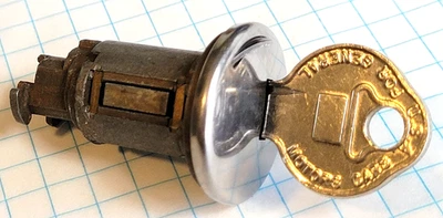NOS 别克 Trunk Lk Cyl & Key 适合许多型号 早期 60 年代 大脸 — 第 1/4 张图片