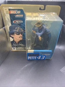Richard Petty 43 McFarlane Nascar Series 2 Figure 2004 - Picture 1 of 2