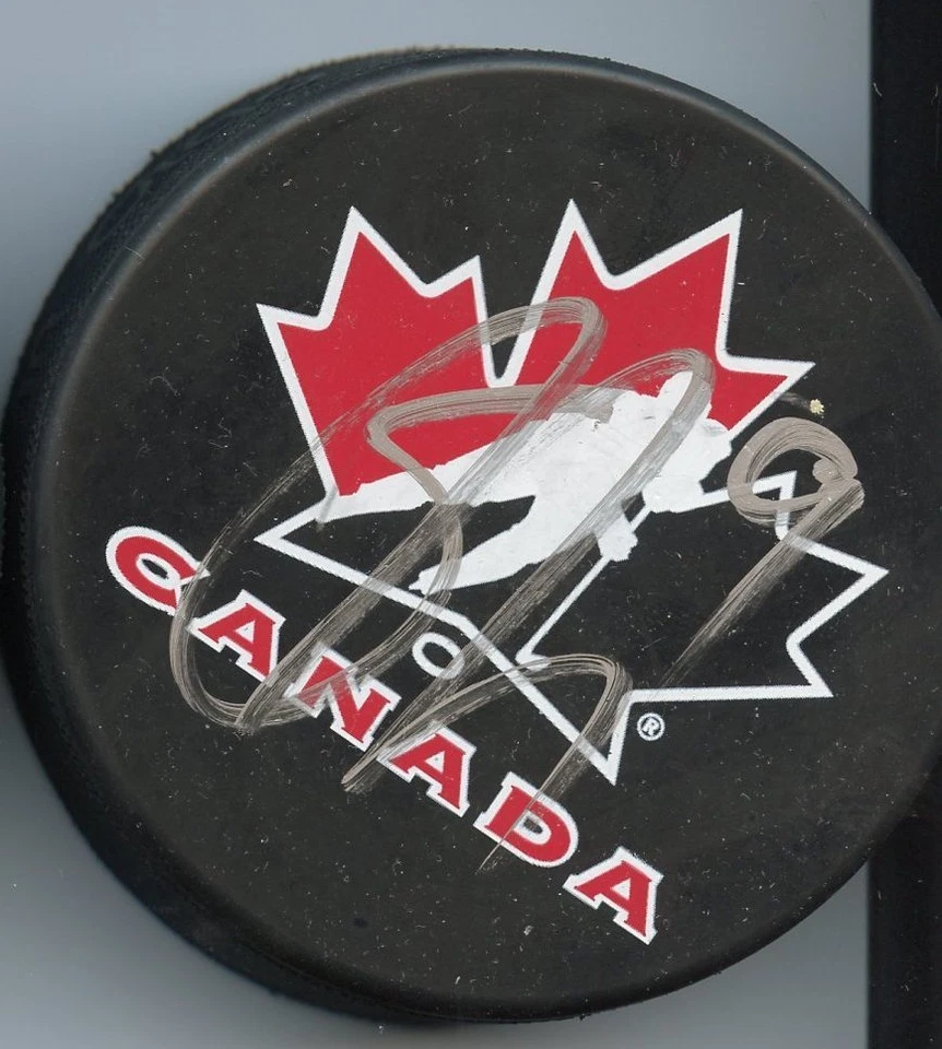SHANE DOAN PHOENIX COYOTES SIGNED CANADA HOCKEY PUCK w/ COA - Image 1 of 1