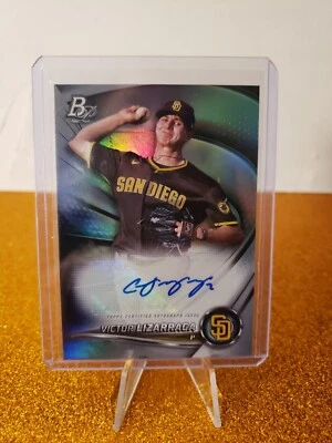 2022 VICTOR LIZARRAGA TOP PROSPECT HOLO FOIL AUTO BOWMAN PLATINUM NO. TOP-83 - Image 1 of 2