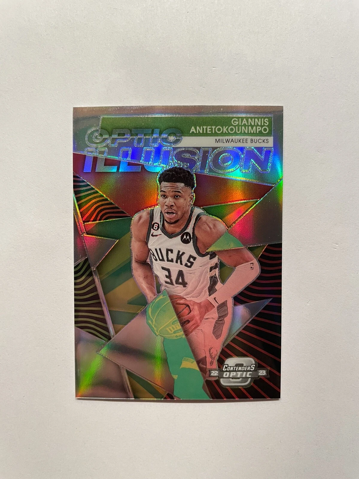2022-23 NBA Panini Optic Contenders Illusion Silver Prizm Giannis Antetokounmpo