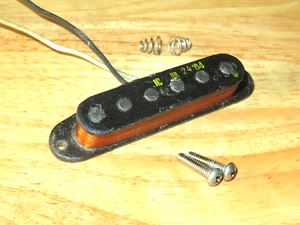 Pastilla Fender 1964 parte inferior negra Mustang Duo Sonic o Music Master Neck - Imagen 1 de 2