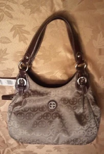 Giani Bernini Bolso Circle Signature Lizzie Bolso Triple Entrada Marrón Taupe - Imagen 1 de 6