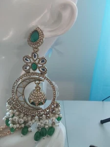 Pendientes estilo Art Deco estrás cristal verde colgante gota perforada India 5" - Imagen 1 de 3