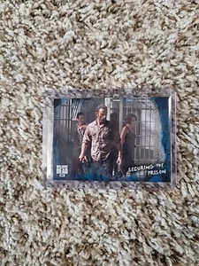 Walking Dead RICK MAGGIE GLENN SECURING THE PRISON Card # 33 Serial #48/50 - Picture 1 of 3