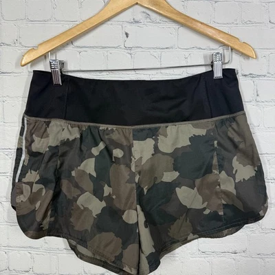 Pantalones Cortos Estampados Athleta Run Free 3.5" Mujer Medianos Tiro Medio Verde Camuflaje Forrado Gimnasio Foto 1 de 4