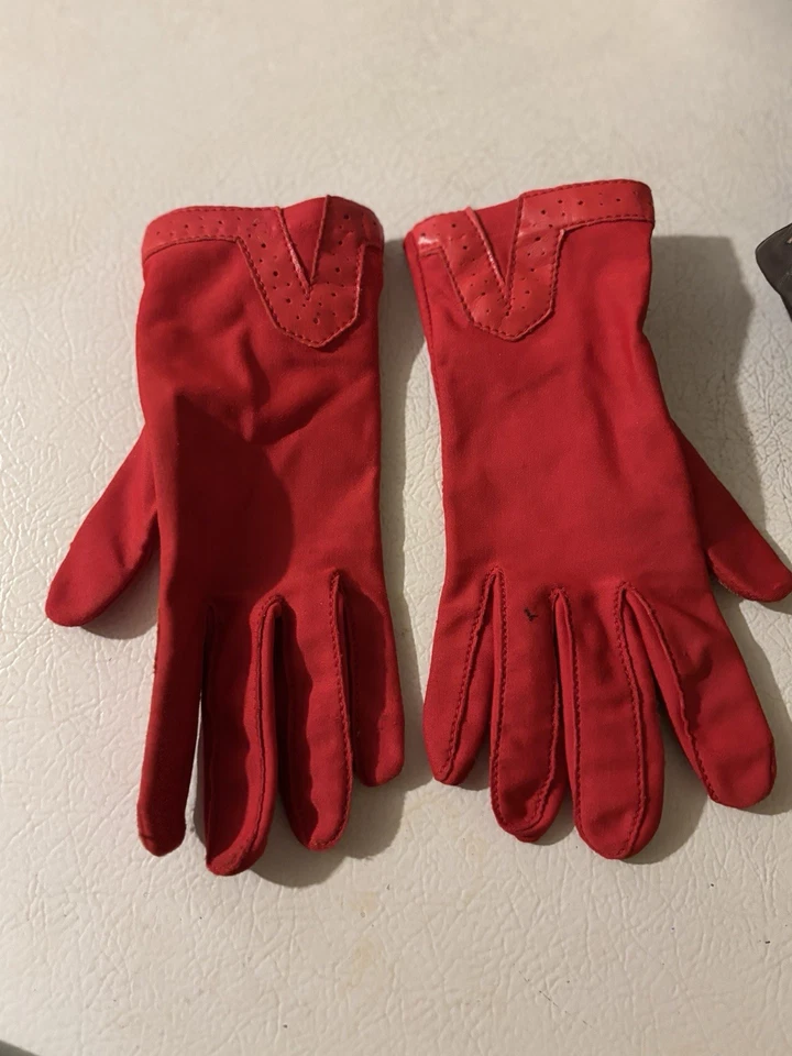 Sheer Energy Gloves Red One Size 81% Nylon 19% Spandex Faux Leather Vintage - Image 1 of 4