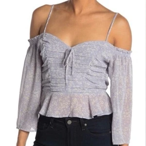 ASTR the Label Colder Shoulder Ruched Sweetheart Neckline Flutter Sleeve Blouse - Picture 1 of 7