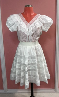 De Colección Cuadrado Cuadrado Bailando Blanco Ojales Manga Abullonada Circular Falda Conjunto Superior S Foto 1 de 4