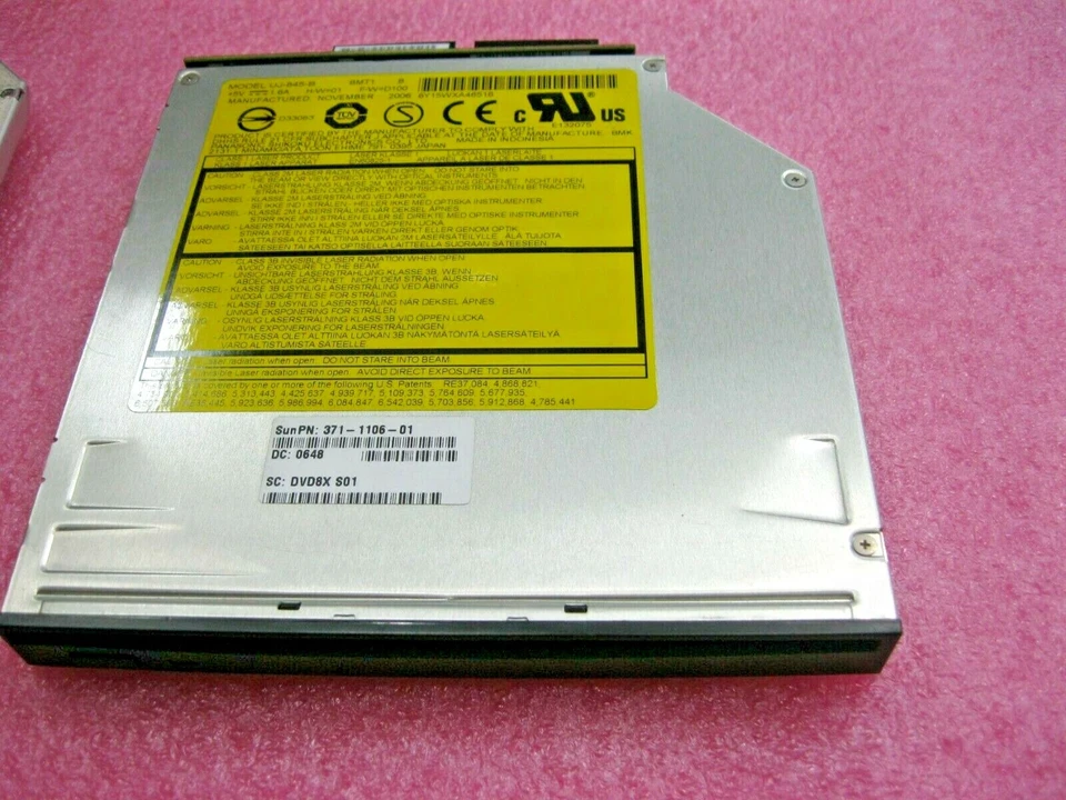Sun 371-1106 8x DVD-Writer/24x CD-Writer w/ 373-0018 DVD Paddleboard - B2A01 - Image 1 of 3