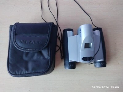 Meade Capture View 8x22 Digital Camera Binocular .3 Megapixel With Case  - Image 1 of 4