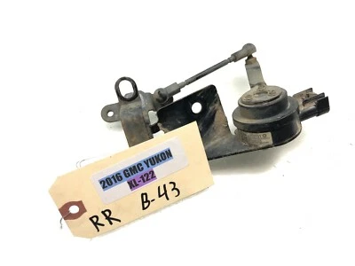 GMC Yukon XL 2015-2020 4x4 pasajero derecho sensor de nivel de altura trasero fabricante de equipos originales. Foto 1 de 4