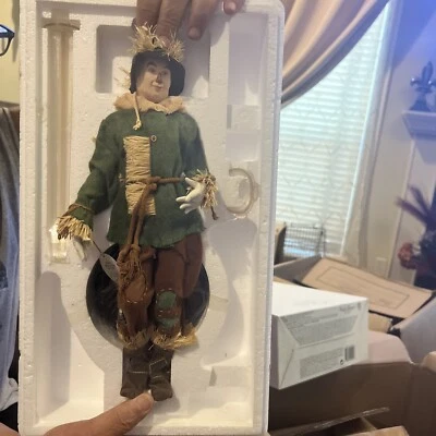 Muñeca de porcelana Scarecrow Ray Bolger Mago de Oz Timeless 2000 Mattel 29190 NUEVA Foto 1 de 4