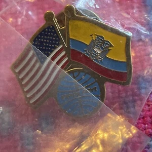 PAN AM American Pin Airways Airlines Double Flag USA Ecuador Vintage - Picture 1 of 1