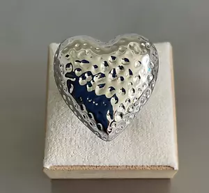 Designer Lia Sophia Queen of Hearts Hammered Look Silver Tone Metal Ring Size 11 - Picture 1 of 16